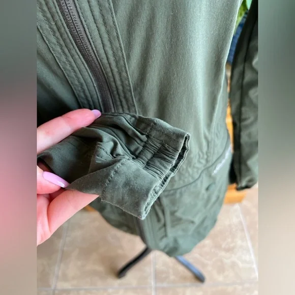 Eddie Bauer Travex Green Hooded Hiking Rain Travel Lightweight Jacket - Small - Picture 10 of 12